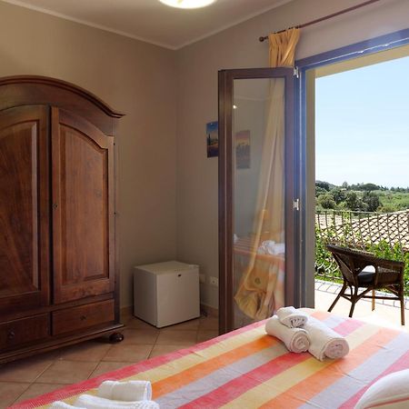 B&B I Colori Di Chia Kültér fotó